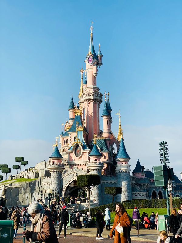 Renting a Mobility Scooter to Visit Disneyland Paris: Why Is It a Good Idea?